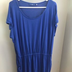 Apt. 9 XXL dress, comes to above the knee.
